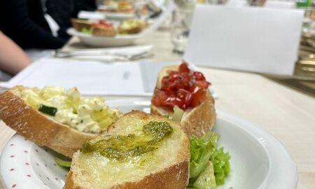 geröstetes Brot mit Aufstrich