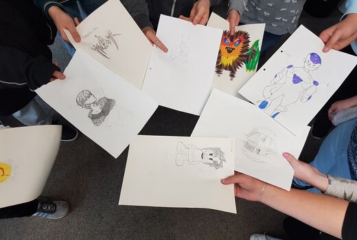 verschiedene Mangas von Schüler und Schülerinnen