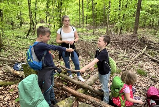 skeptischer Blick auf einen Zauberstabkampf