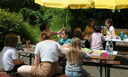 Bastel und Schminkangebote für die Kinder
