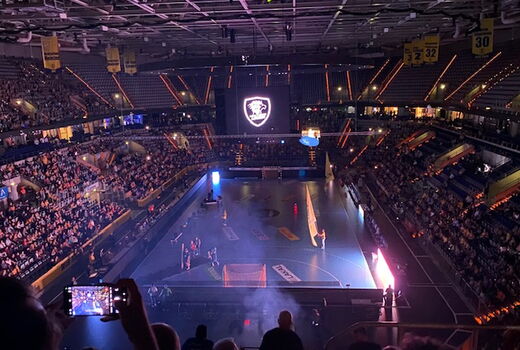 Einlauf der Mannschaften