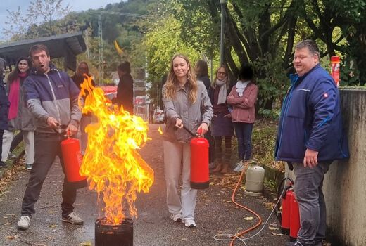 Brandloeschung durch die Mitarbeitenden der Luise 1