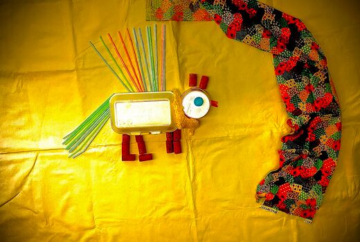 Upcycling Fantasietier aus verschiedenen Materialien Korken, Strohhalme, Stoff